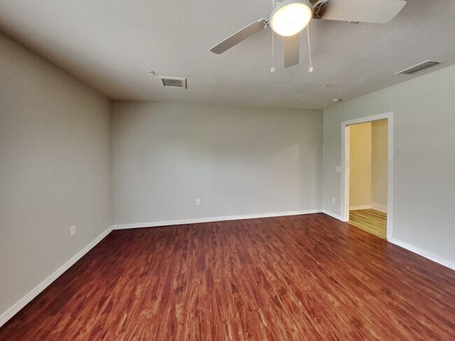 Foto del edificio - 1591 Larkin Rd