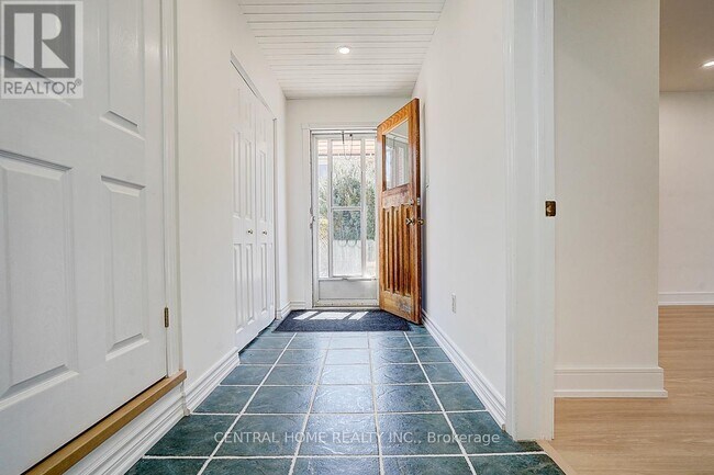 Photo du bâtiment - 36 Sherwood Forest Dr