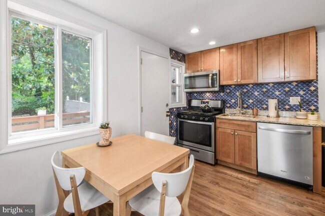 Foto del edificio - 561 45th St NE