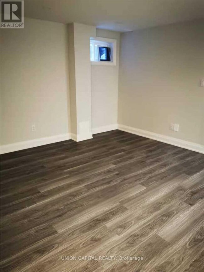 Building Photo - 121 Stargell Crescent