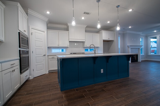 Photo - 1431 Water Way Dr House