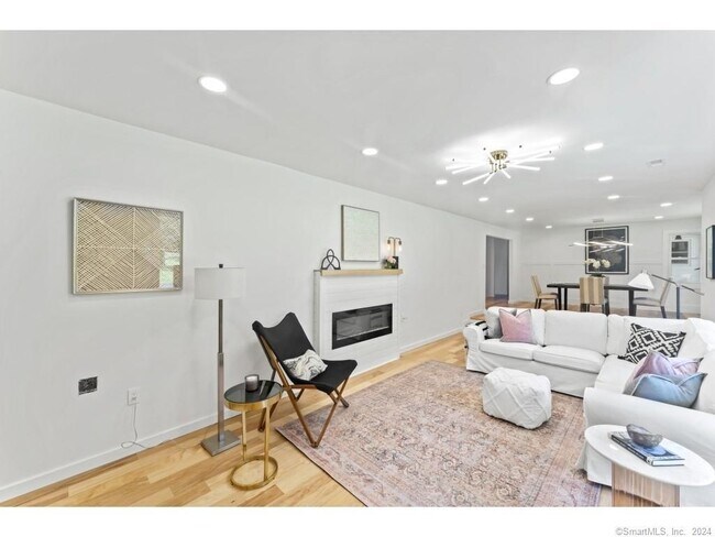 Building Photo - 106 Wyldewood Rd