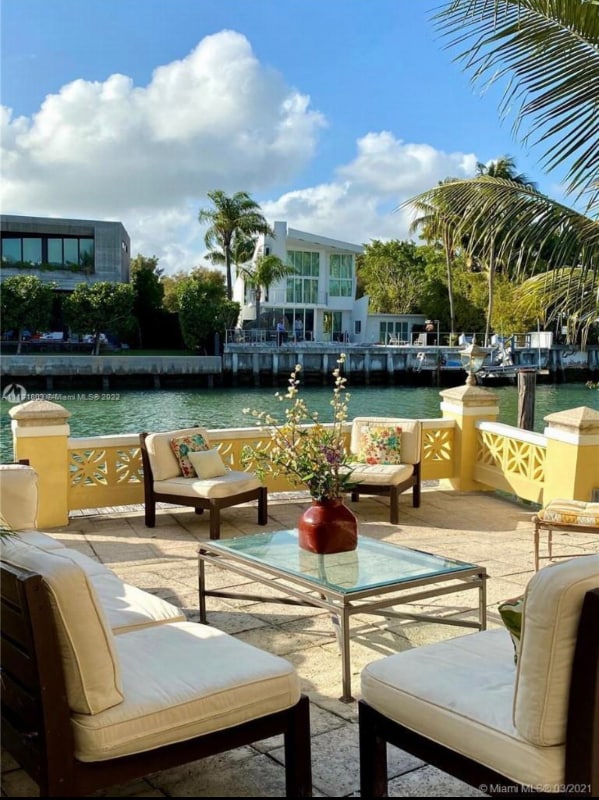 Foto del edificio - 4812 Pine Tree Dr