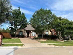 Building Photo - 906 Hebron Dr