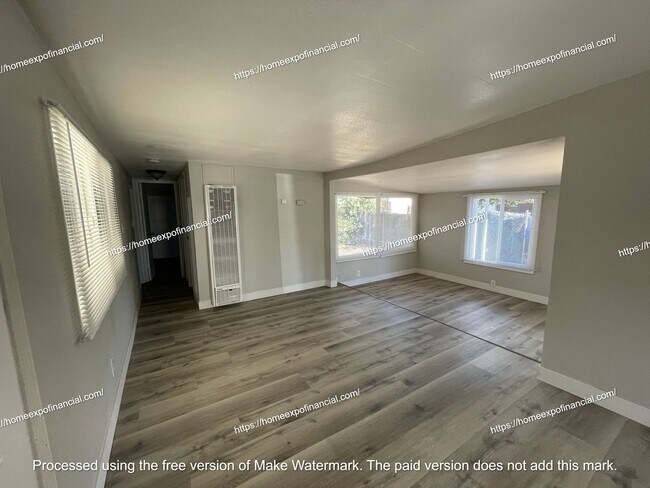 Foto del edificio - 15227 Plum St