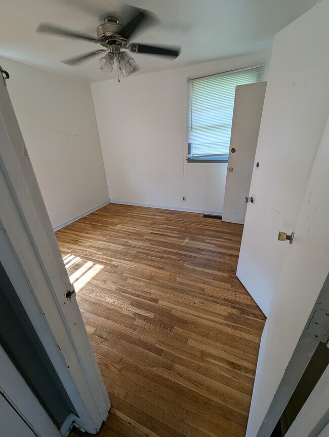 Building Photo - 4025 Buena Vista Pike