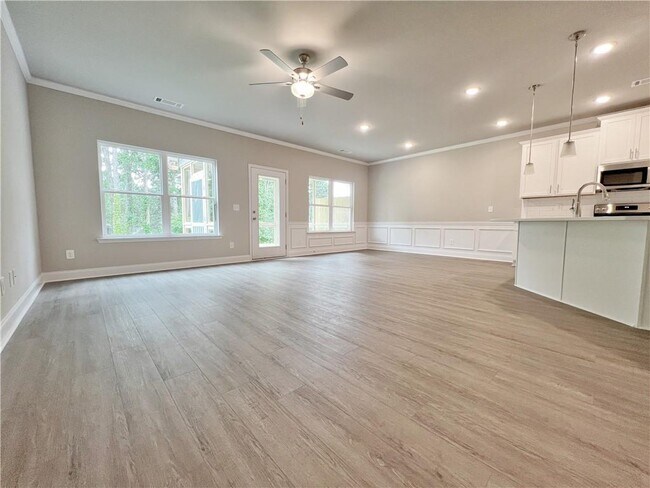 Foto del edificio - 1446 Fern Ridge Ln