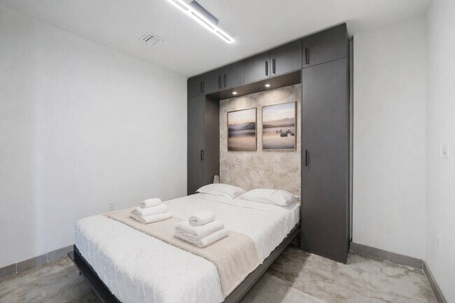 Foto del edificio - 2750 Griffin Rd