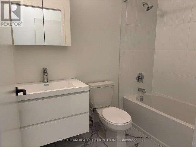 Building Photo - 38-338 Andre de Grasse St