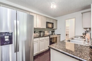 Building Photo - 8051 Bay Branch Dr