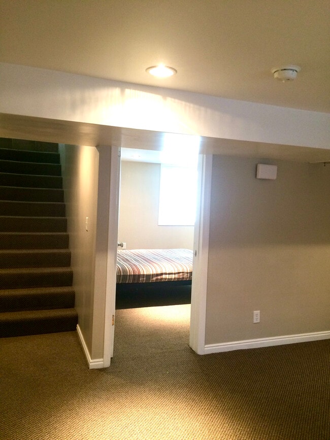 Foto del edificio - 1688 Blaine Ave