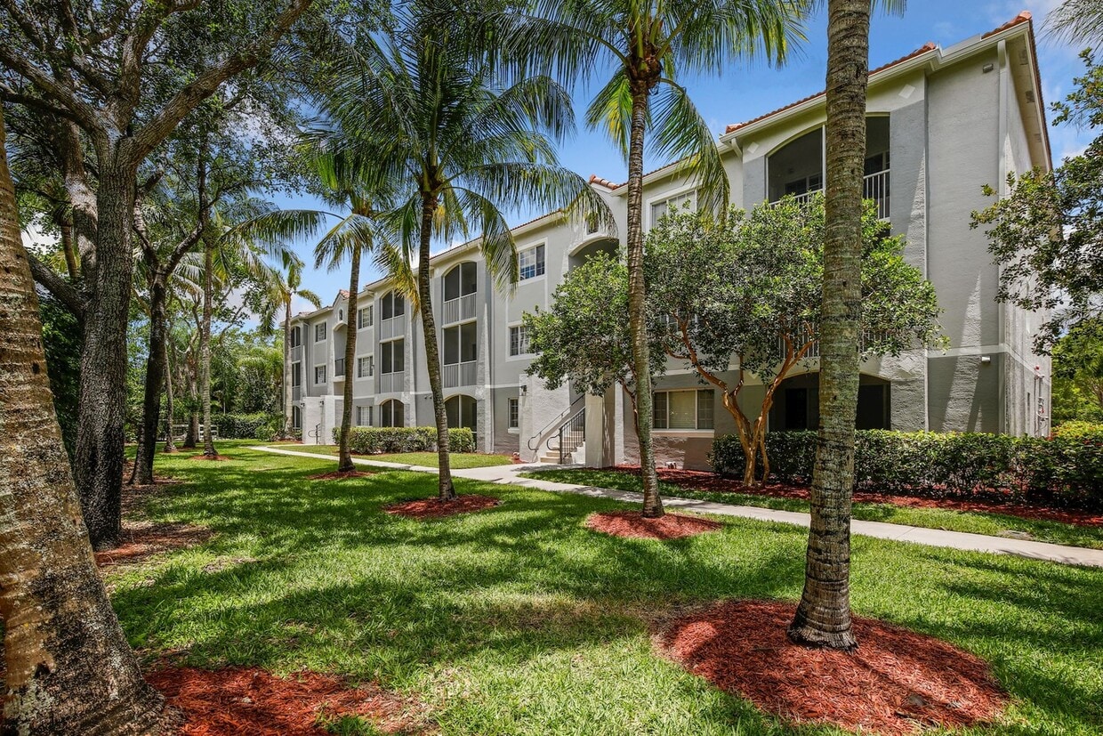 Polo Lakes Apartments in Wellington, FL