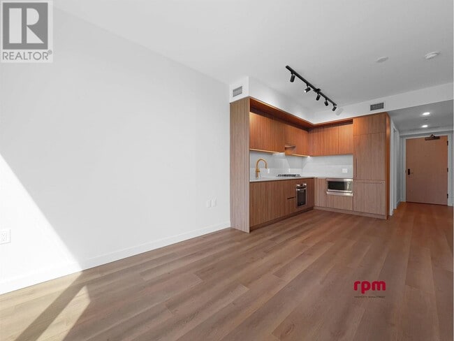 Photo du bâtiment - 5987-5987 Wilson Ave