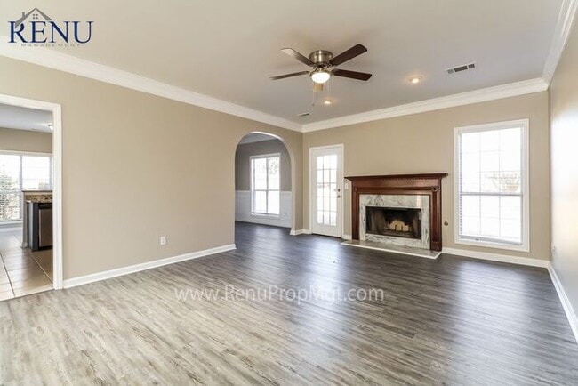 Building Photo - Now Available! 3 bed 2.5 bath!