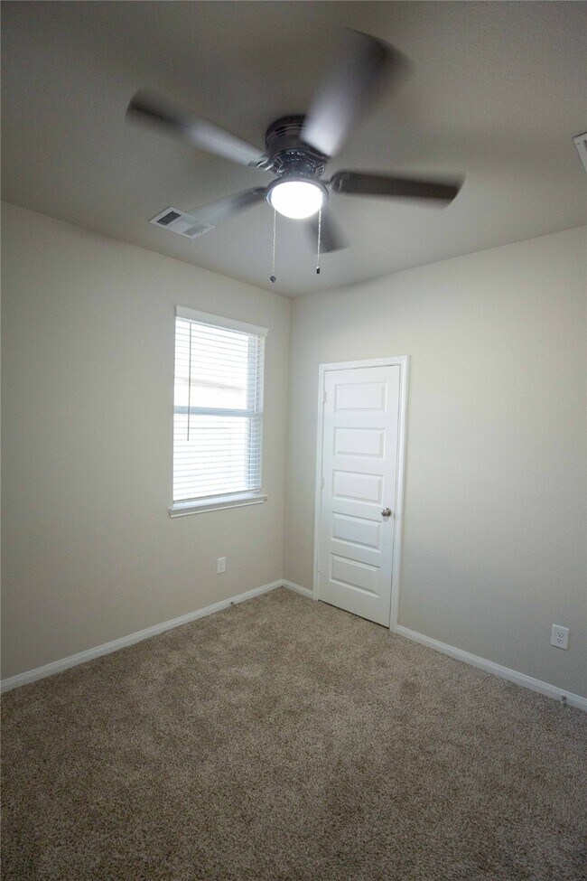 Building Photo - 2115 Bear Oak Ct