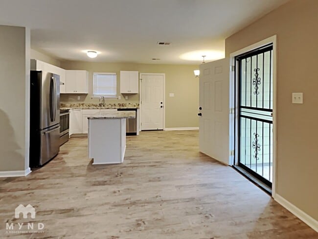 Building Photo - 3385 Reynard Rd