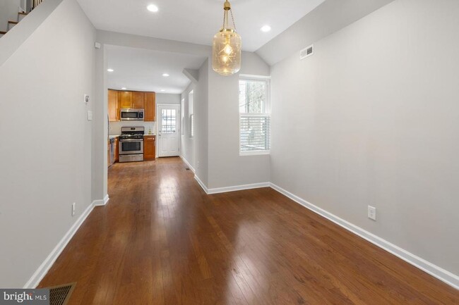 Building Photo - 849 N Bambrey St