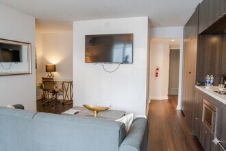 Building Photo - 20 Hazelton Ave