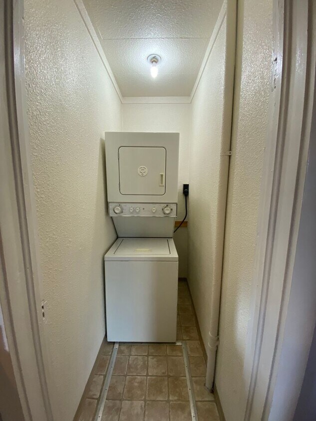 Primary Photo - COZY 3RD STREET HOME (APP#97)