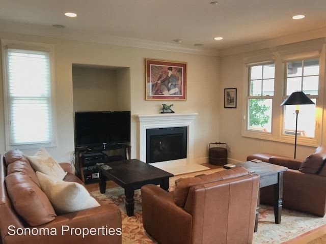 Building Photo - 3 br, 2.5 bath House - 725 East Napa Street
