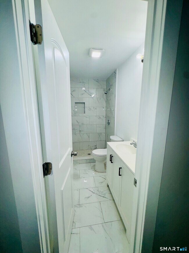 Foto del edificio - 1415 Stratford Ave