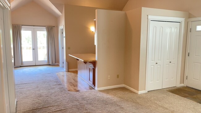 Foto del edificio - Peaceful 2-bedroom 1-bath Cottage with Dec...