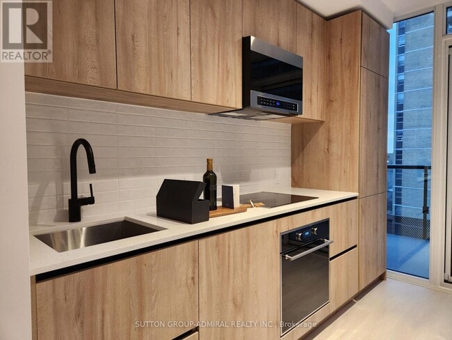 Building Photo - 127 Broadway Ave