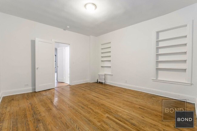 Building Photo - 153 E 96th St