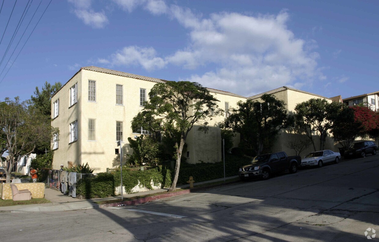 Building Photo - 3501 Bellevue Ave