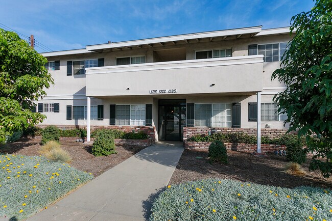 Building Photo - 1322 Mountain Ave