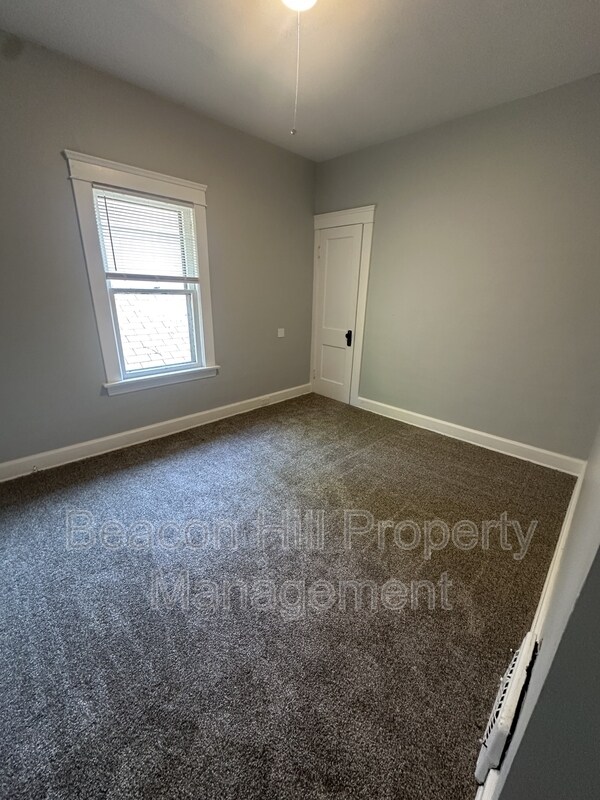 Foto del edificio - 3585 E 129th St