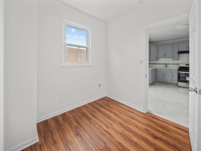Foto del edificio - 334 Redwood Ave