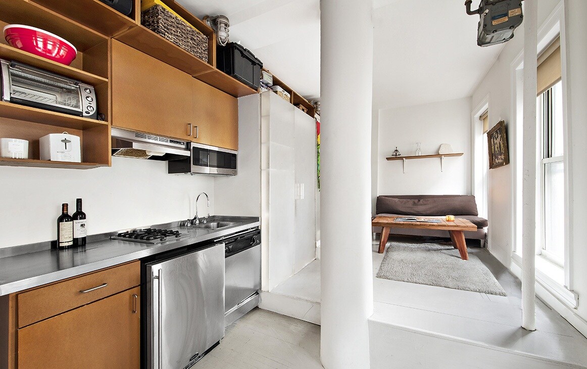 Building Photo - 368 Mott St