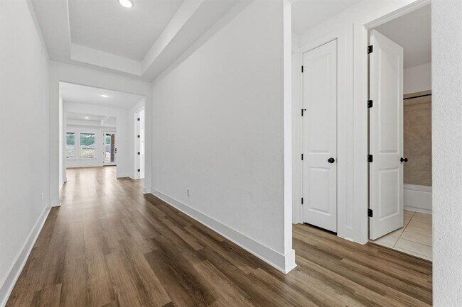 Foto del edificio - 1404 Castalo Ln