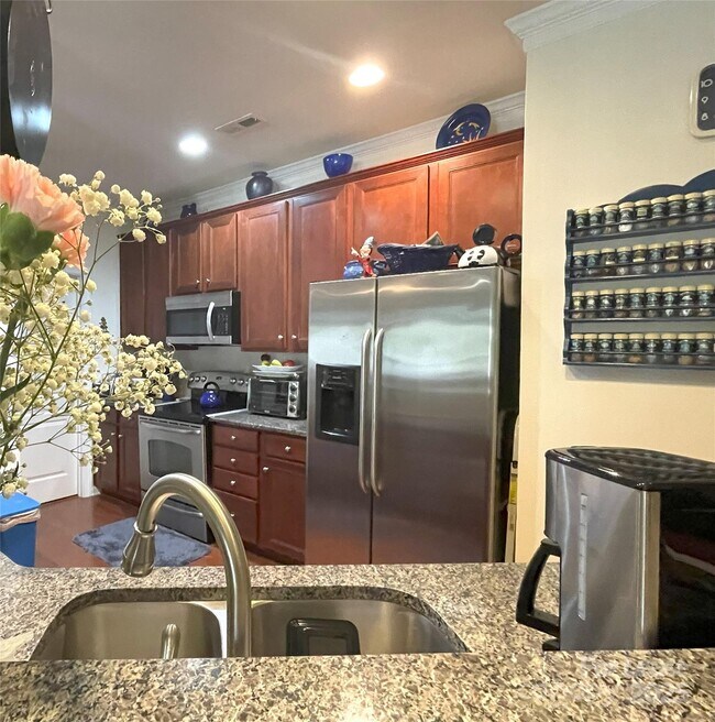 Foto del edificio - 8449 Loxton Cir