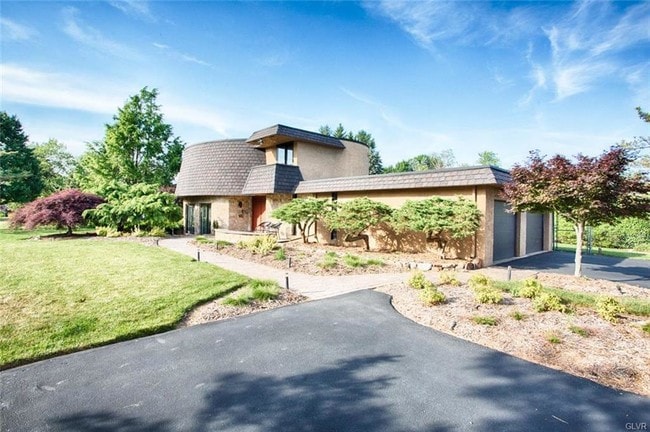 Building Photo - 3880 Greenwood Dr