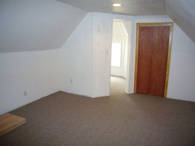 Foto del edificio - 927 E 5th St