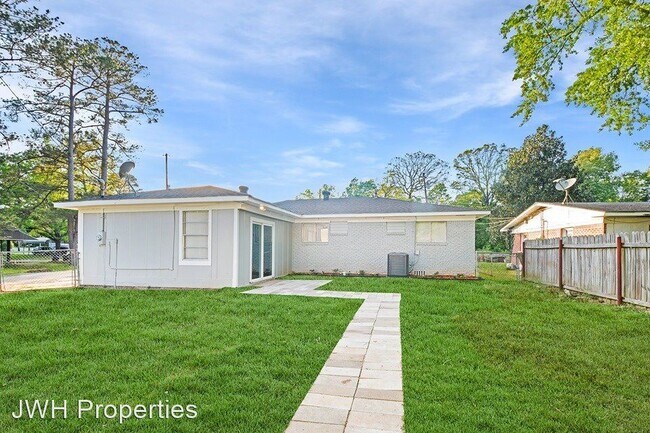 Building Photo - 3 br, 2 bath House - 6319 Buncombe Rd