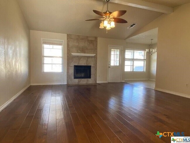 Building Photo - 1411 Opal Rd