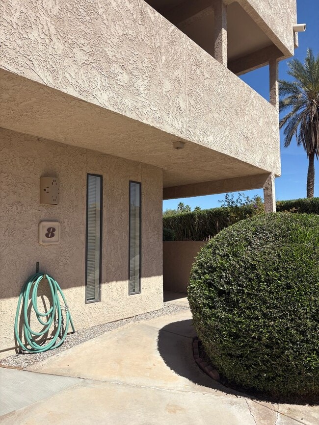 Building Photo - Golf Course Condo