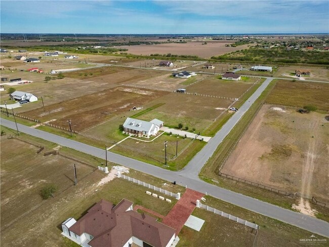 Building Photo - 10 N J Hernandez St