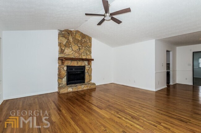 Building Photo - 127 Farmbrook Trail