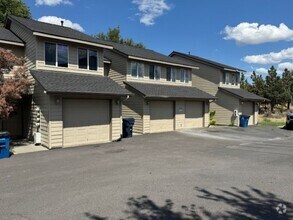 Building Photo - 2210 NE Holliday Ave
