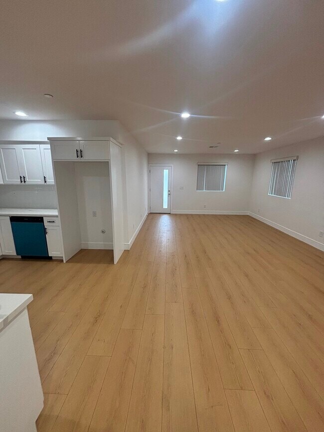 Foto del edificio - 5526 S Wilton Pl