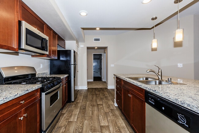 Foto del edificio - Sendero Gateway Apartment Homes