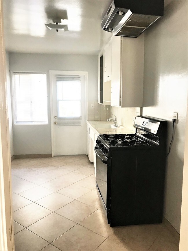 Building Photo - 2BD 1BA Available Now!!!!