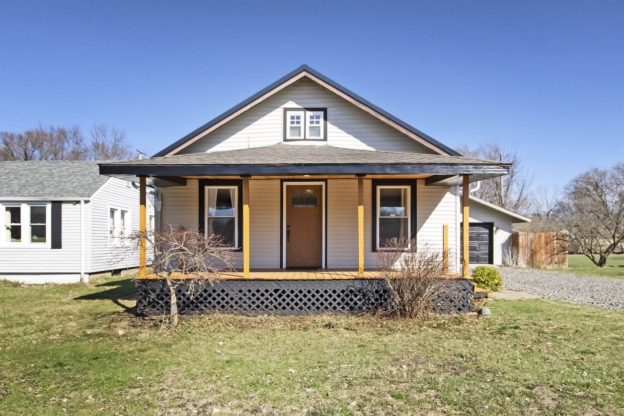 Primary Photo - 54054 N Ironwood Rd