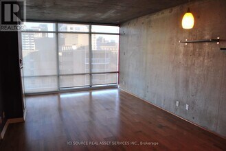 Building Photo - 22 Wellesley St E