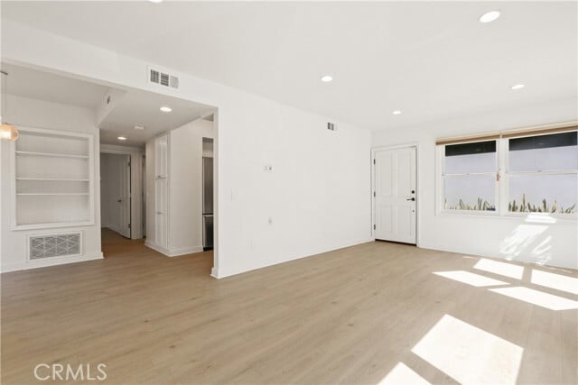 Building Photo - 47 57th Pl
