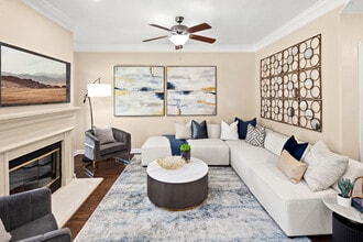 Building Photo - Villas At Parkside